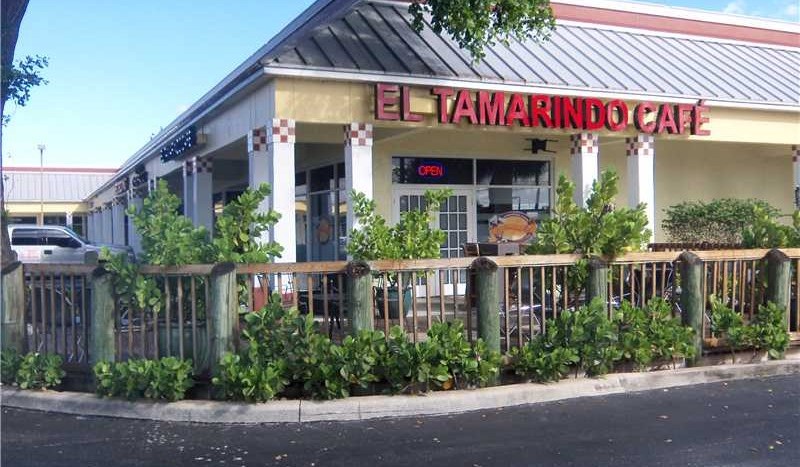 el tamarindo cafe store front